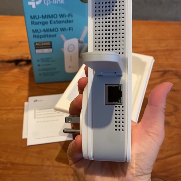 TP-Link MU-MIMO Wi-Fi Range Extender (RE650) - Picture 10 of 14